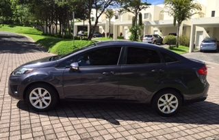 Usados: Ford Fiesta 2013 automático, color azul full