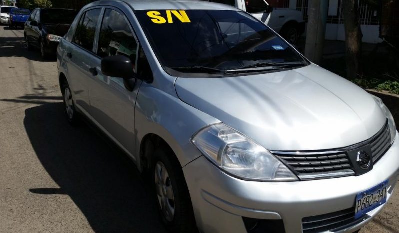 Usados: Nissan Versa 2009 estándar con 89,000 millas full