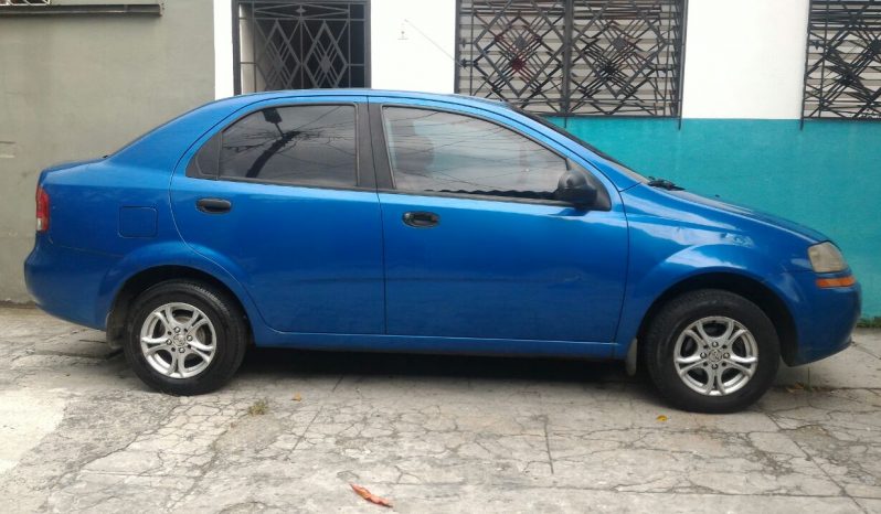 Chevrolet Aveo 2005 ubicado en San Jacinto, San Salvador Se vende bonito Chevrolet Aveo 2005 ,4 puertas,estándar, motor 1.6 gasolina , bolsa de aire en perfectas condiciones, AC funcionando al 100%, CD player, tapicería en buenas condiciones,llantas nuevas, a toda prueba, $3,900 negociable.