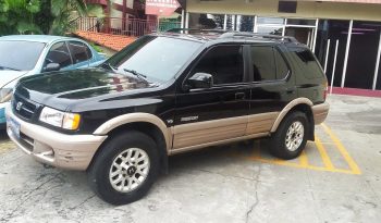 Honda Passport 2000 elegante, presentable y espaciosa camioneta. A/C funcionando, sunroof, vidrios eléctricos y cierre central, power steering, air bag buenas, nunca chocada, automática, rines especiales de fabrica, full cuero, parrilla de techo original, alarma de fabrica, motor v6 económico funcionando en perfecto estado.