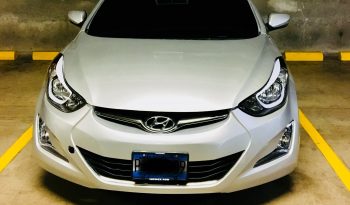 Hyundai Elantra 2015 FULL EXTRAS... Con poco millaje!! Motor 1.6 con tecnología ECO para mayor ahorro de combustible. Full Extras con rines especiales y sunroof. Cámara de retroceso y sistema de sonido tactil. Pintura y tapicería en perfecto estado.