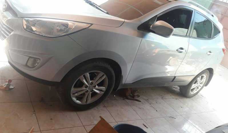 Hyundai Tucson 2012: - Precio $11,900 NEGOCIABLES - 100,000 Km - Camioneta de Agencia - Motor de 4 cilindros 2.0 DOCH - Transmisión Estandar - Paquete electrico