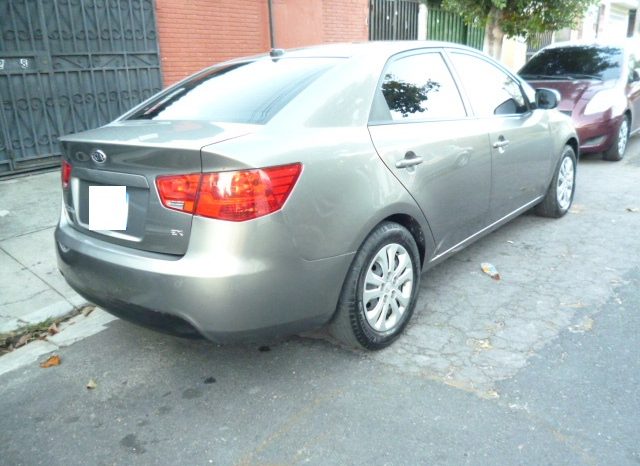 Usados: KIA Forte 2012 en El Salvador full