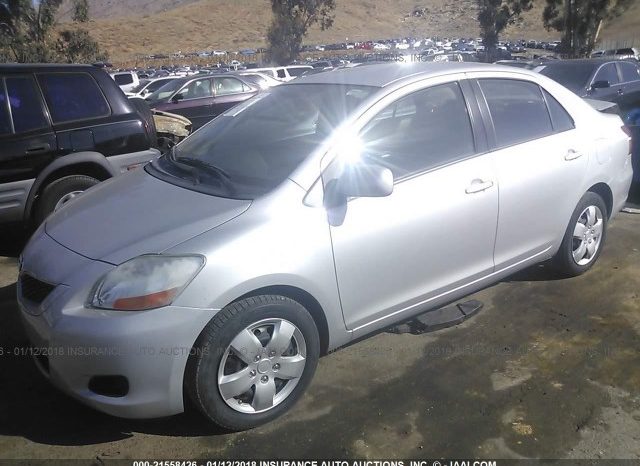 Vendo Toyota Yaris 2010 (a reparar), Reservelo YA!!! Estara en Aduana en aproximadamente 28 dias, Automático, Bolsas buenas, Full Extras (vidrios y espejos eléctricos, cierre central), $5400, Inf. al correo ó 79502922