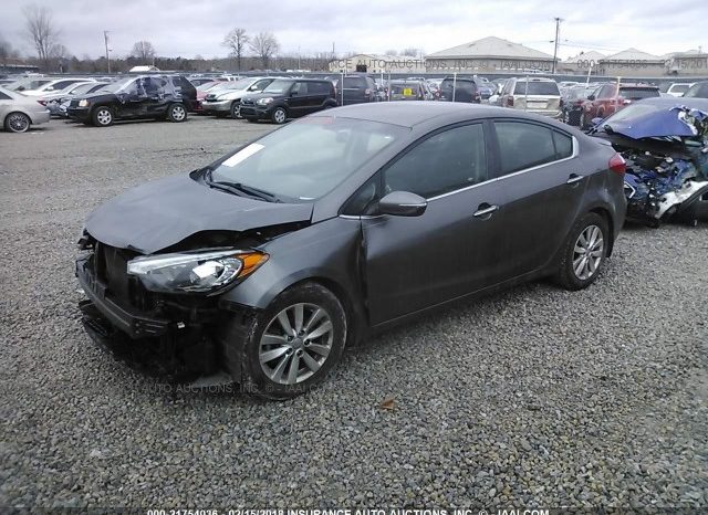 Usados: KIA Forte 2014 a reparar en El Salvador full