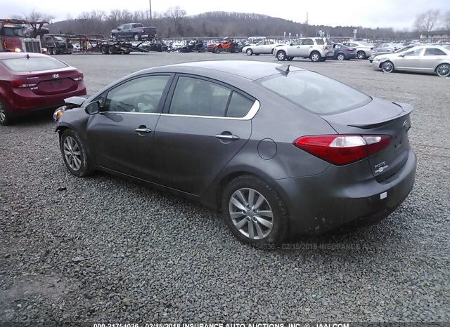 Usados: KIA Forte 2014 a reparar en El Salvador full