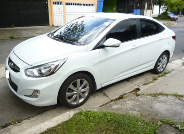 Usados: Hyundai Accent 2013 en La Libertad, El Salvador full