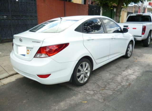 Usados: Hyundai Accent 2013 en La Libertad, El Salvador full