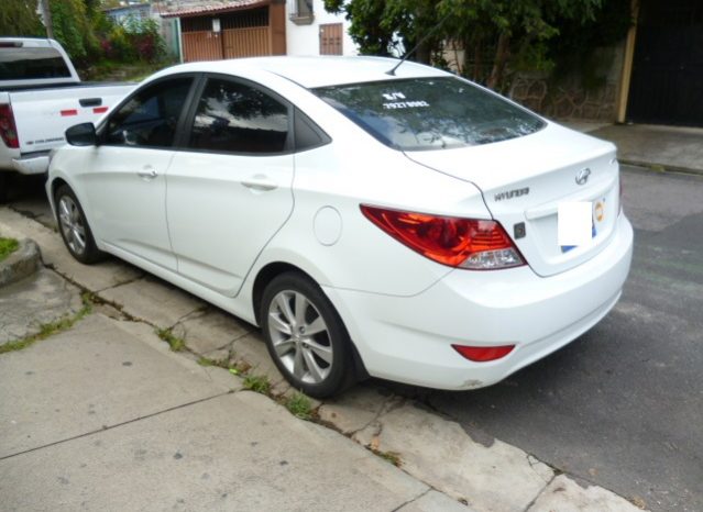 Usados: Hyundai Accent 2013 en La Libertad, El Salvador full