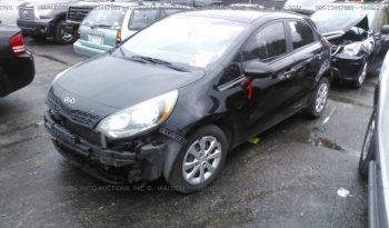 Vendo KIA Rio 2012 (a reparar), Vealo YA! en Aduana, Automático, Full Extras (vidrios y espejos eléctricos, cierre central), Motor 1.6L, super económico, bolsas buenas, $4900, Inf. al correo ó 79278982