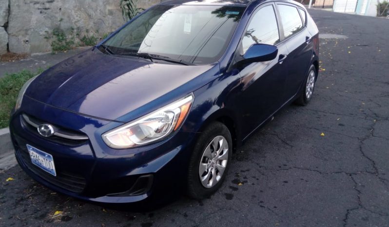 Hyundai Accent 2015 Hatchback $7,100 neg. - Automático - Full extras - Bolsas Buenas - Cierres centrales - Aux & USB