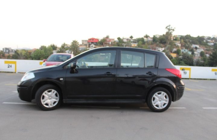 Nissan Tiida 2011 full