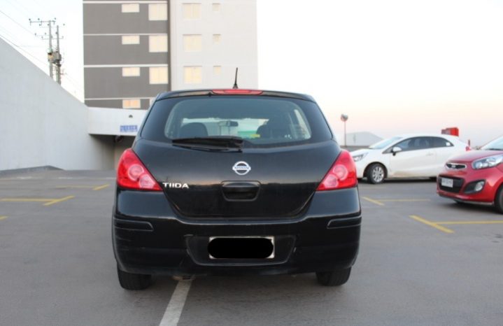 Nissan Tiida 2011 full