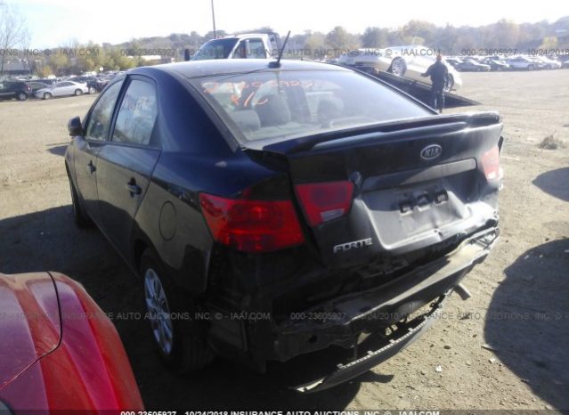 KIA Forte 2012 full