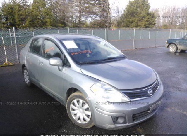 Vendo Nissan Versa 2011, (A reparar), Reservelo Ya!, Estara en Aduana en aproximadamente 28 días, Automático, Full Extras (vidrios y espejos eléctricos), Motor 1.8L, $4300 Inf. al correo ó 79278982