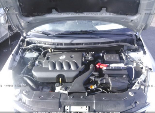 Nissan Versa 2011 full