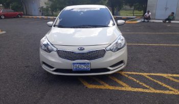 KIA Forte 2015 – Full Extras.• Sedan de Lujo• 63,490 millas• Motor 1.8 - 4 cil. Nítido e Intacto• Bolsas de Aire Buenas• Bluetooth, manos libres• Controles al timón