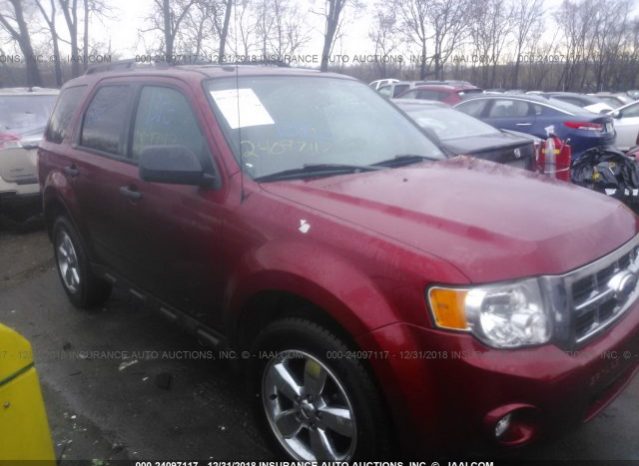 Vendo Ford Escape 2012, (A reparar), Veala Ya!, en Aduana, Automática, Motor 2.5L, 4 cil., rines, Full Extras (vidrios y espejos eléctricos), bolsas buenas, $6500 Inf. al correo ó 79278982