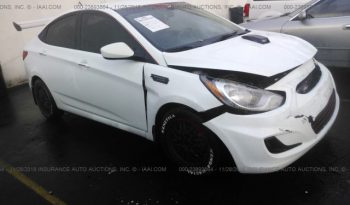 Vendo Hyundai Accent 2013, (A reparar), Reservelo Ya!, estara en Aduana en aproximadamente 28 dias, Automático, Full Extras (vidrios y espejos eléctricos), bolsas buenas, $5200 Inf. al correo ó 79278982