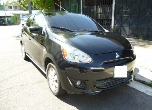 Vendo Mitsubishi Mirage 2014, Automático, 4 puertas, Hatchback, full extras (vidrios y espejos eléctricos, cierre central), CD player con USB y entrada auxiliar, llave de proximidad, encendido con botón, A/C, muy económico, rines, halogenos, $6500 negociables!, Inf. 79278982 o al correo