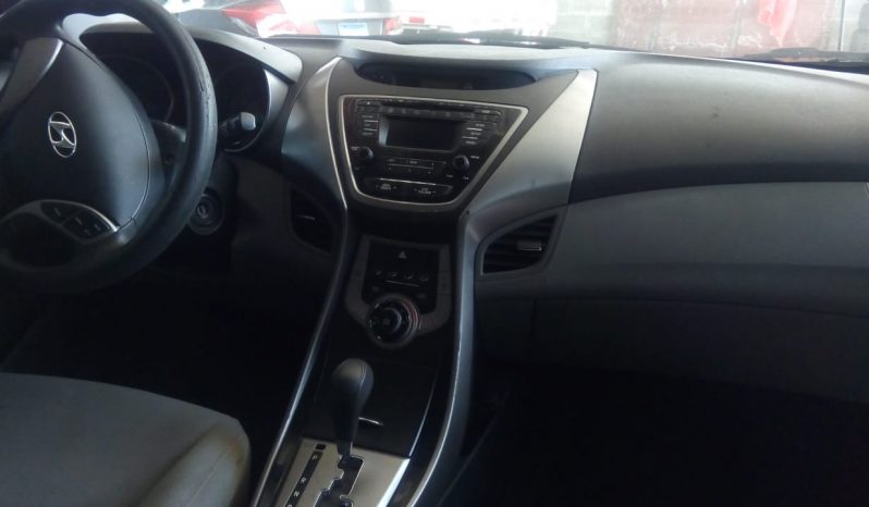 Hyundai Elantra 2013 $6850 Negociables año 2013 automatico full extras bolsas buenas puedes preguntar sin compromiso