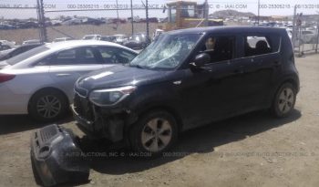 Vendo KIA Soul 2014, (A reparar), Reservelo Ya!, Estara en Aduana en aproximadamente 28 días, Automática, Full Extras (vidrios y espejos eléctricos), bolsas buenas, rines, $5600 Inf. al correo ó 79278982