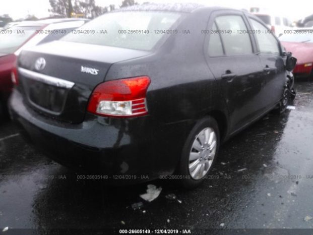 Toyota Yaris 2012 full