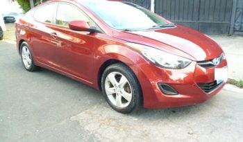 Vendo Hyundai Elantra 2013, Automático, 4 puertas, full extras (vidrios y espejos eléctricos, cierre central), CD player con USB y entrada auxiliar, A/C, muy económico, rines, bolsas buenas, $6900 ¡precio negociable!, Inf. 79278982