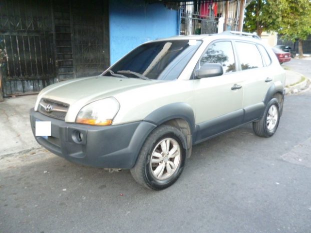 Hyundai Tucson 2010 full