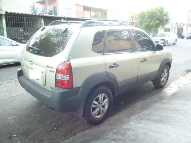 Hyundai Tucson 2010 full