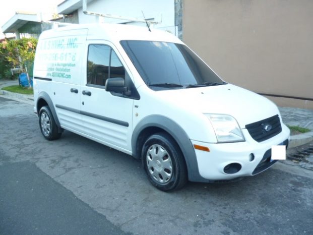 Vendo Ford Transit Connect 2012, Automático, tipo panel para trabajo, 6 puertas, 2 asientos, bolsas de aire buenas, Full extras (vidrios y espejos eléctricos), buenas condiciones generales, $5900 Negociables!, Inf. 79278982